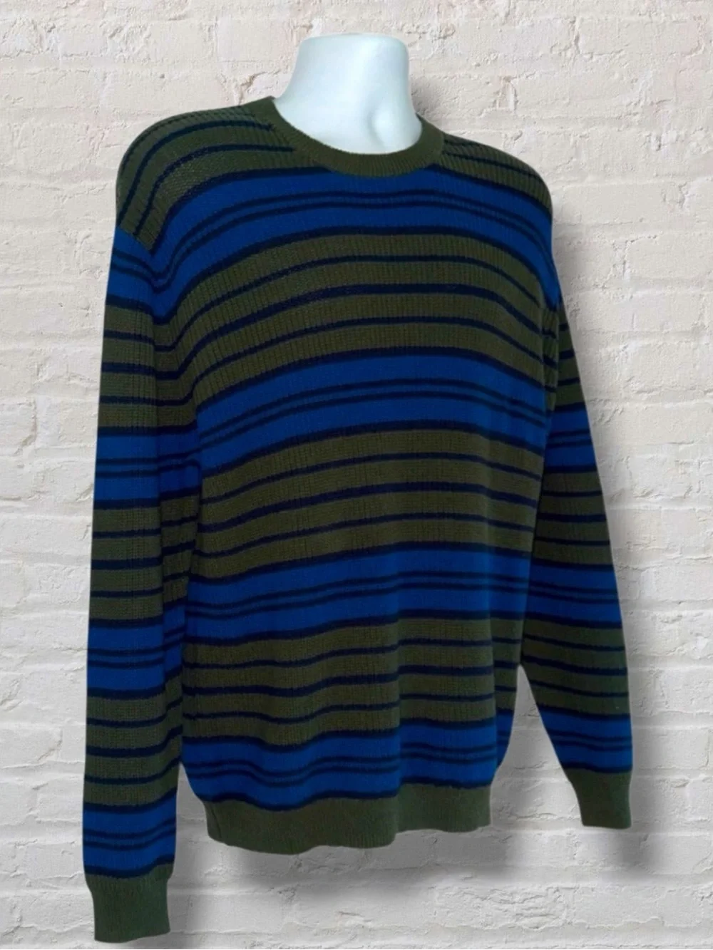Levi’s Men’s Relaxed Fit Striped Sweater Blue Green Knit Crewneck Size Medium